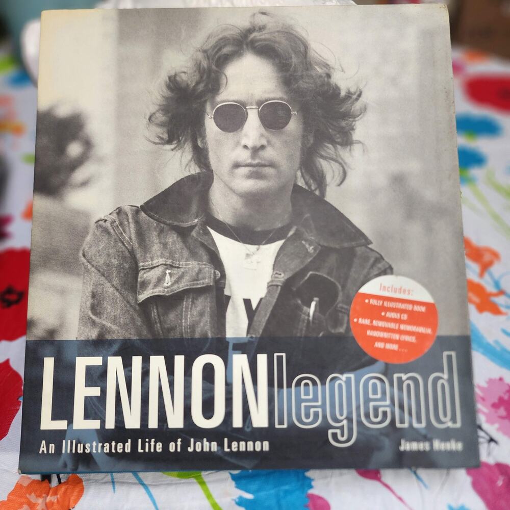 Lennon Legend : An Illustrated Life of John Lennon 2003 w/Slipcase, Inserts, CD
